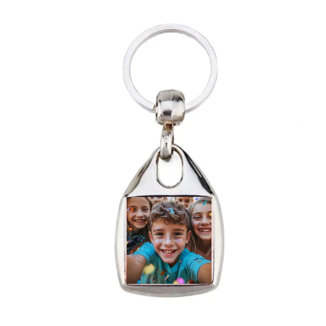 Schlüsselanhänger aus Metall als Geschenk für Familie und Freunde Schlüsselanhänger aus Metall als Geschenk für Familie und Freunde